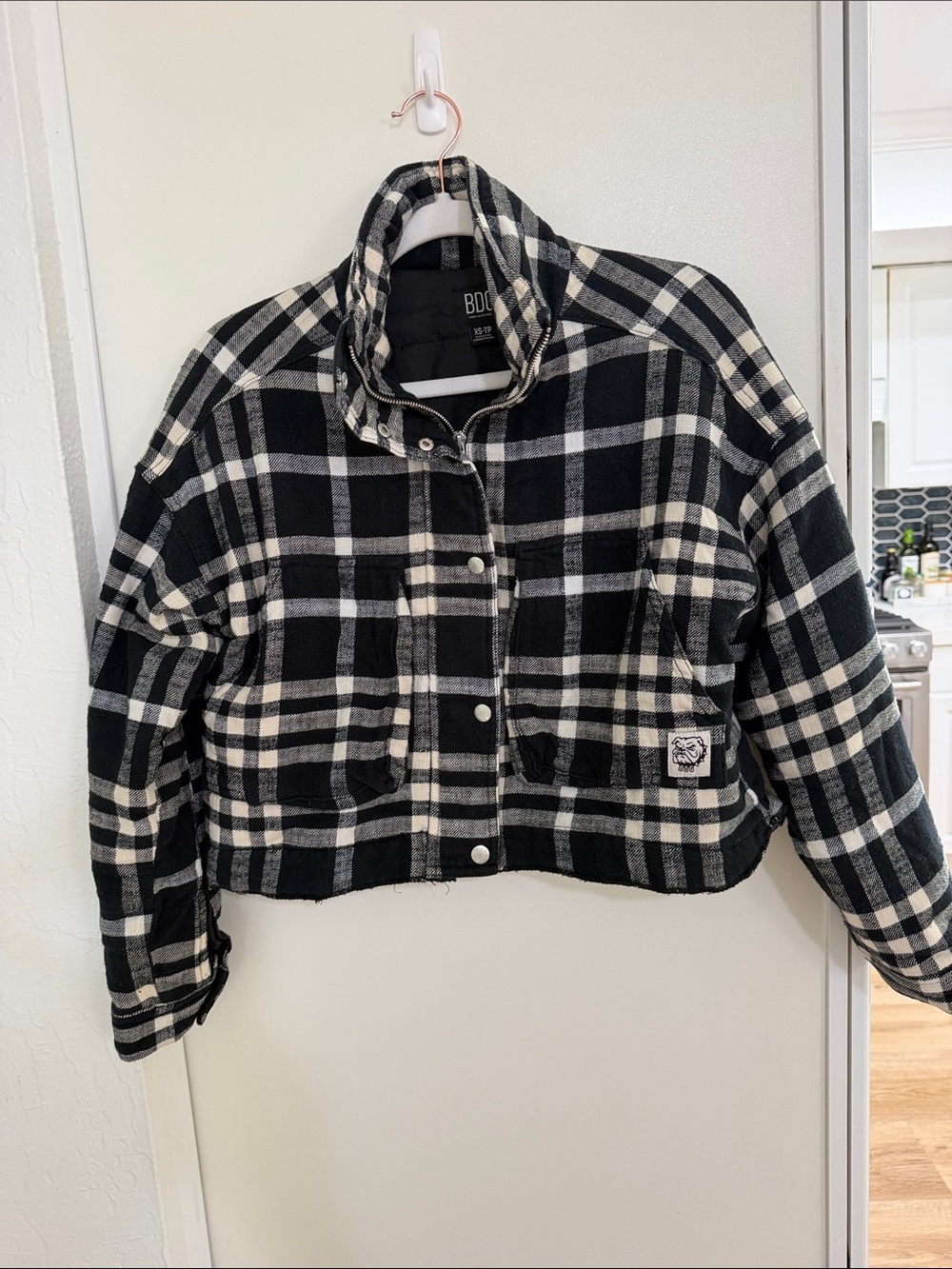 BDG Black & White Plaid Cropped Snap-Front with Zipper Puffer Jacket | XS